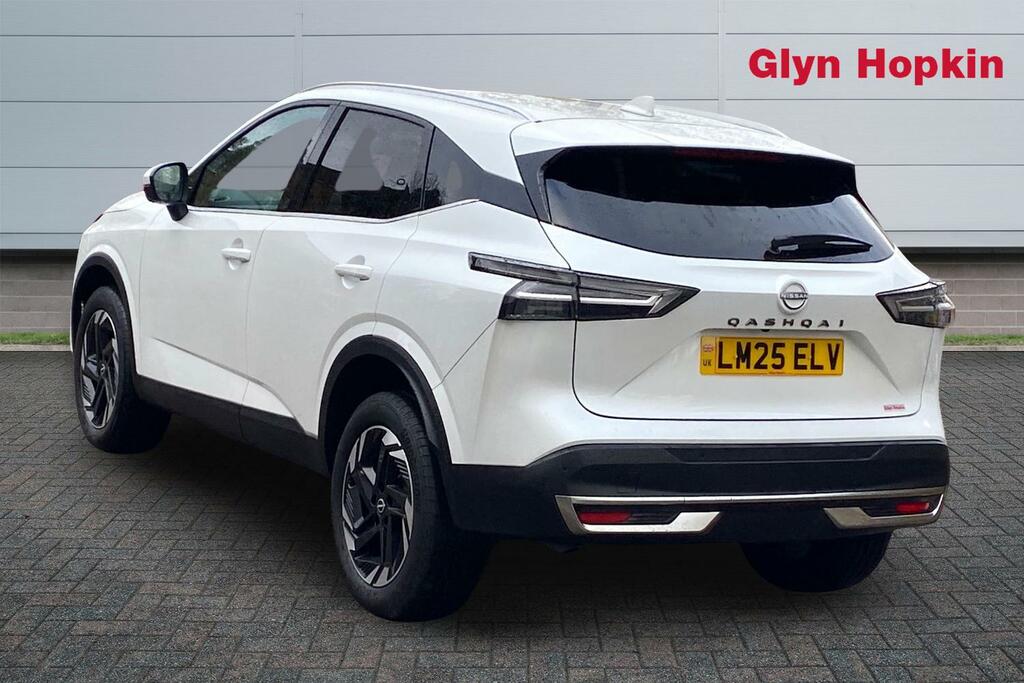 Nissan Qashqai 1.3 Dig-t Mh N-connecta LM25ELV White #5