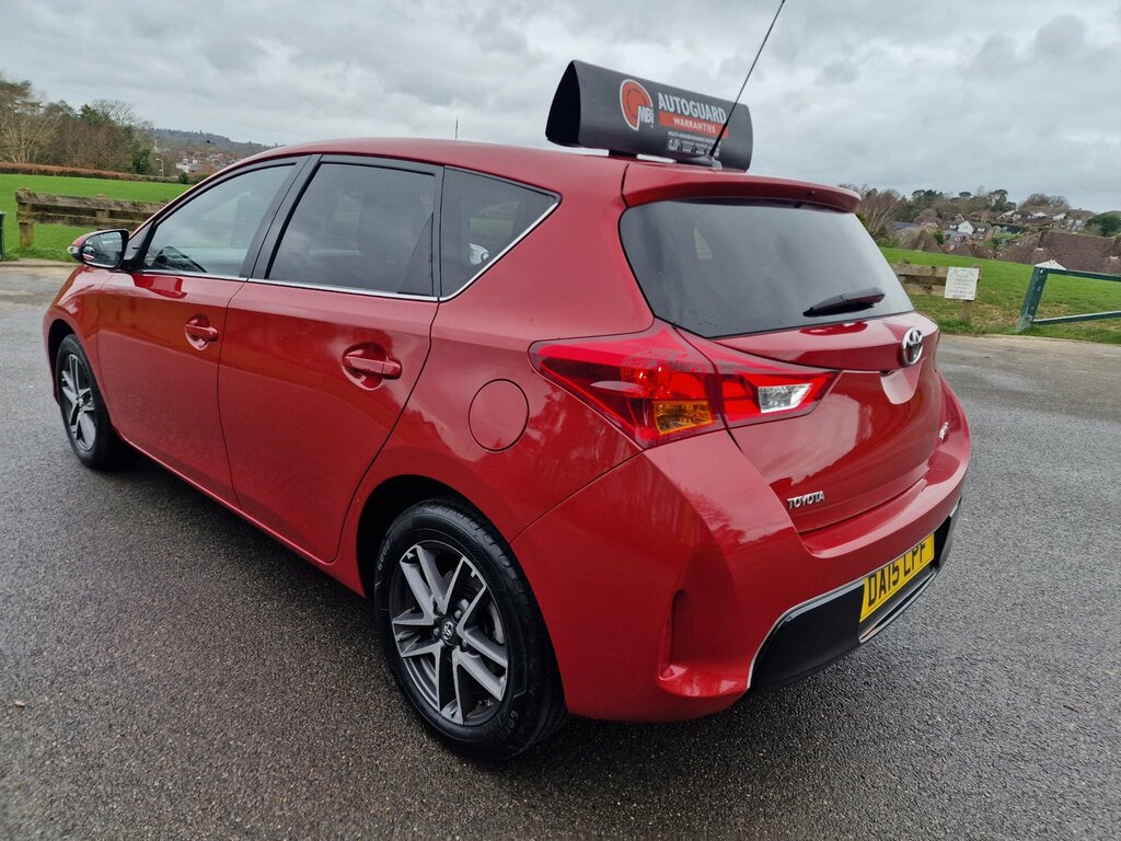 Toyota Auris 1.6 V-matic Icon Plus Hatchback DA15LPF Red #3