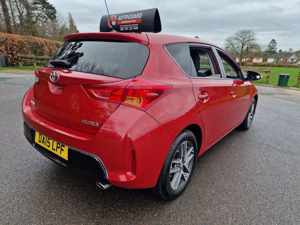Toyota Auris 1.6 V-matic Icon Plus Hatchback DA15LPF Red #5