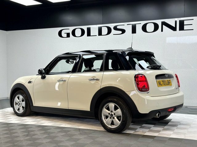 Mini Hatch 1.5 Cooper Classic Hatchback Eur NL70LBF White #2