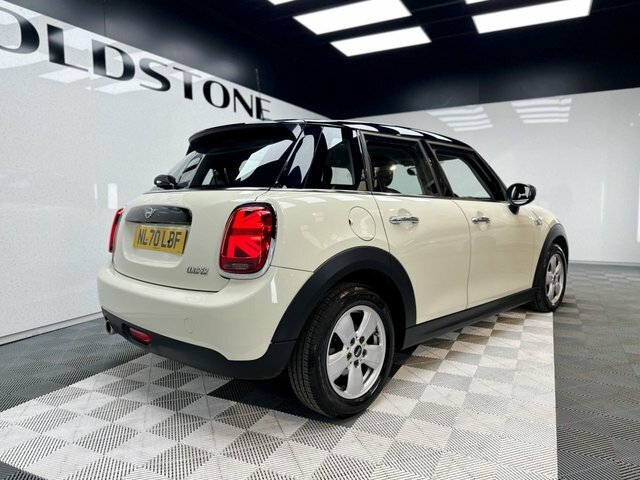 Mini Hatch 1.5 Cooper Classic Hatchback Eur NL70LBF White #5