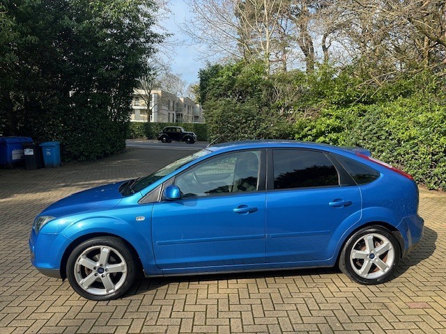 Ford Focus Zetec Climate RE07UXS Blue #4