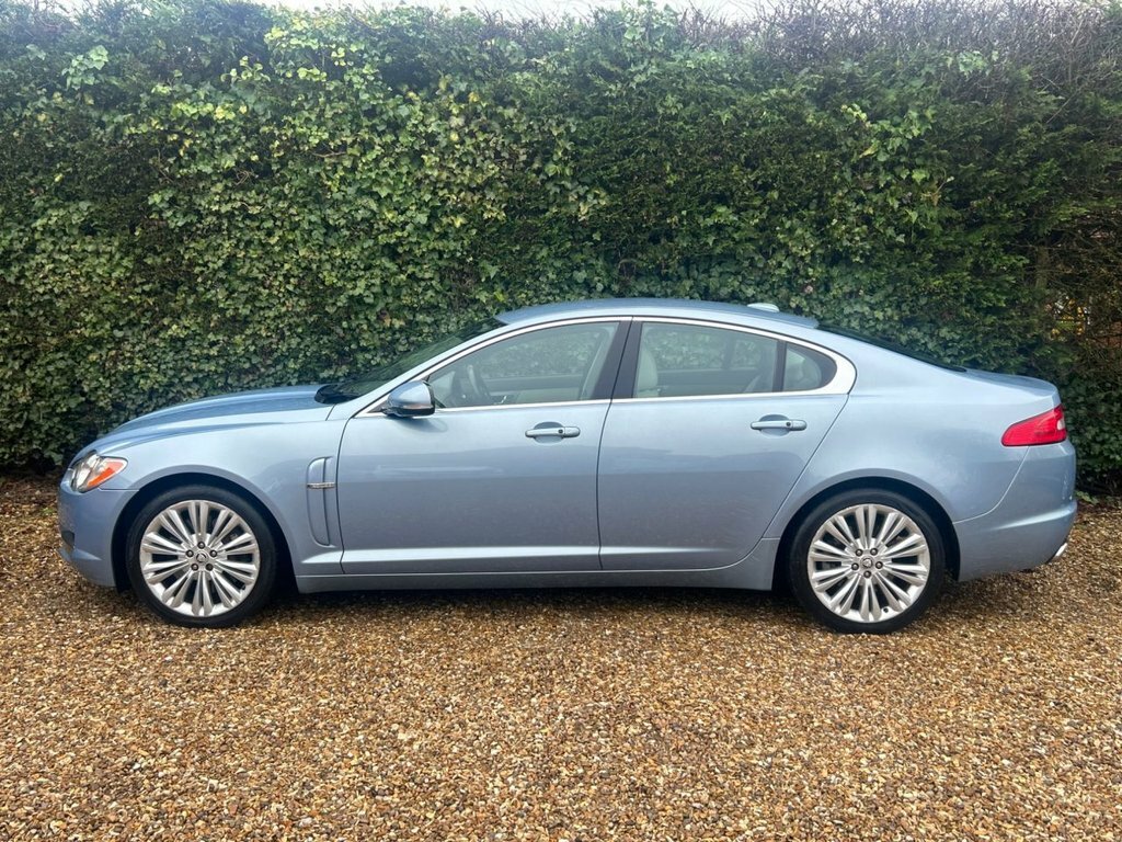Jaguar XF 3.0D V6 Premium Luxury Saloon Euro AO60FVL Blue #4