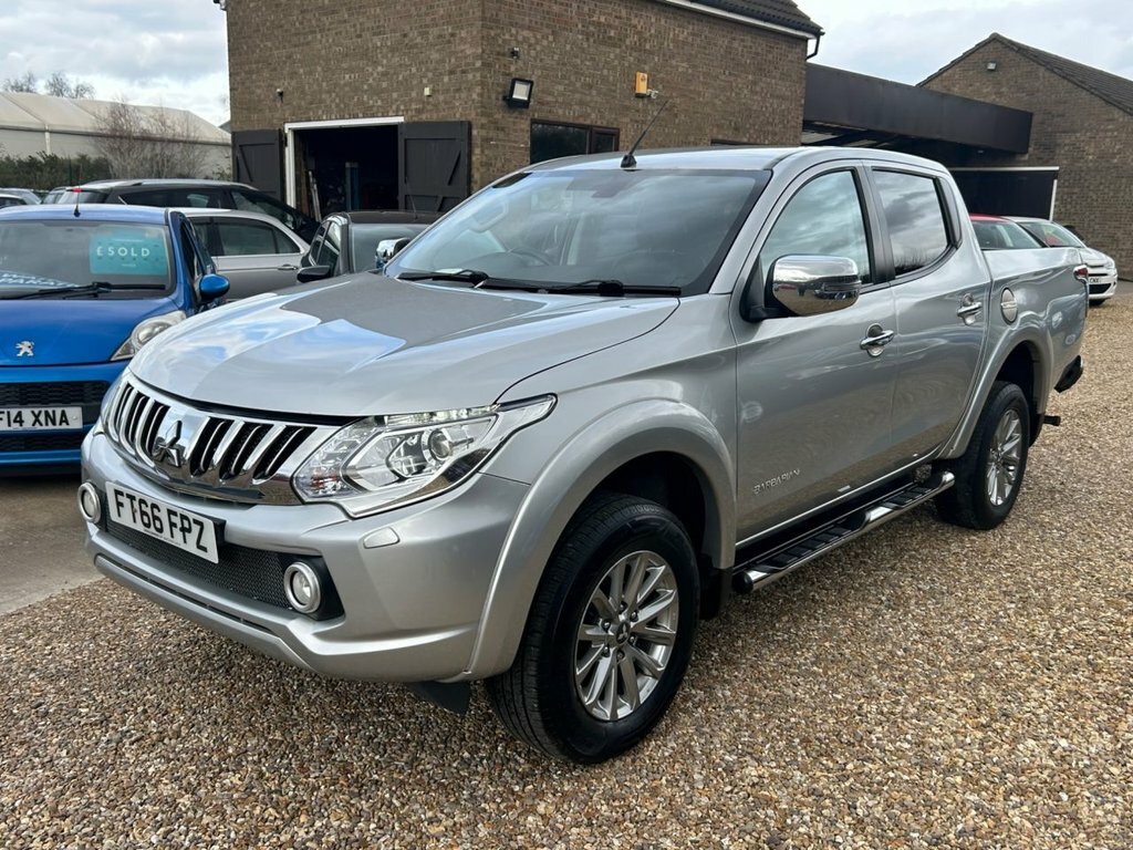 Mitsubishi L200 2.4 Di-d Dc Barbarian Pickup Double Cab FT66FPZ Silver #3