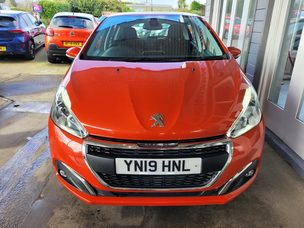Peugeot 208 Hatchback 1.2 Puretech Signature 202019 YN19HNL Orange #6