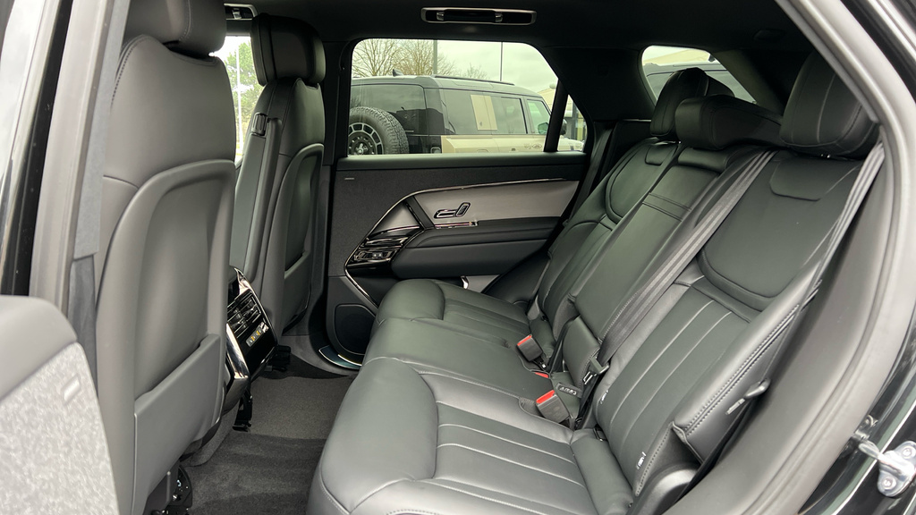 Land Rover Range Rover Sport Matt Edition Black #4