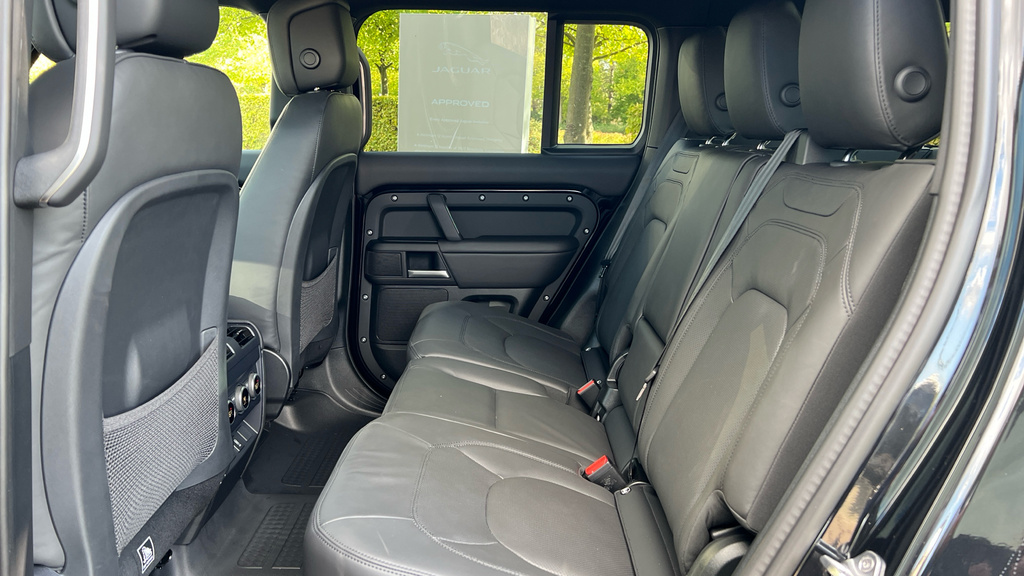 Land Rover Defender 130 X-dynamic Hse 130 Black #4
