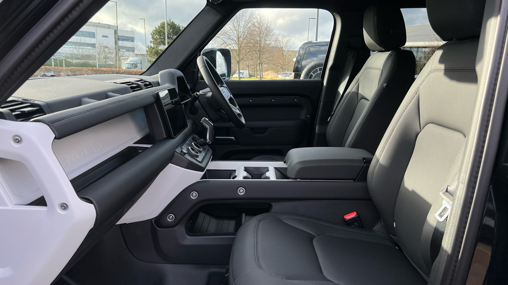 Land Rover Defender 110 X-dynamic Se 110 Matt Edition Black #3