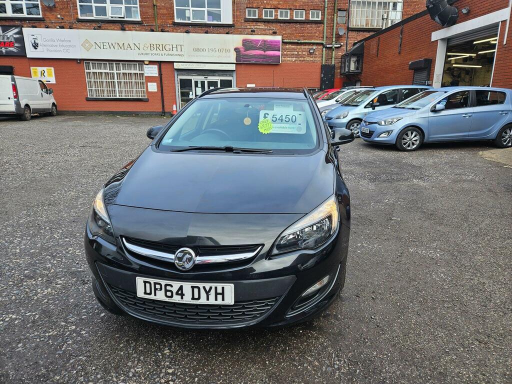 Vauxhall Astra 1.6 16V Design Sports Tourer Euro 5 Black #2