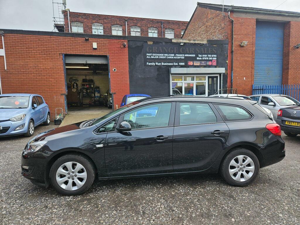 Vauxhall Astra 1.6 16V Design Sports Tourer Euro 5 Black #4