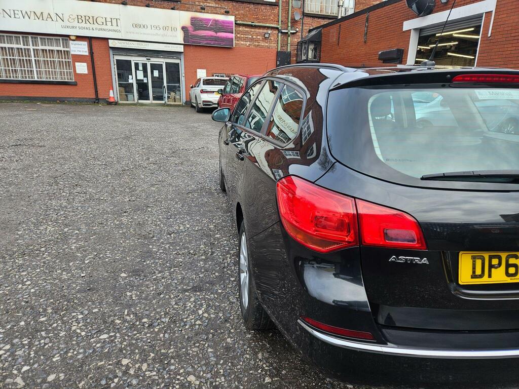 Vauxhall Astra 1.6 16V Design Sports Tourer Euro 5 Black #5