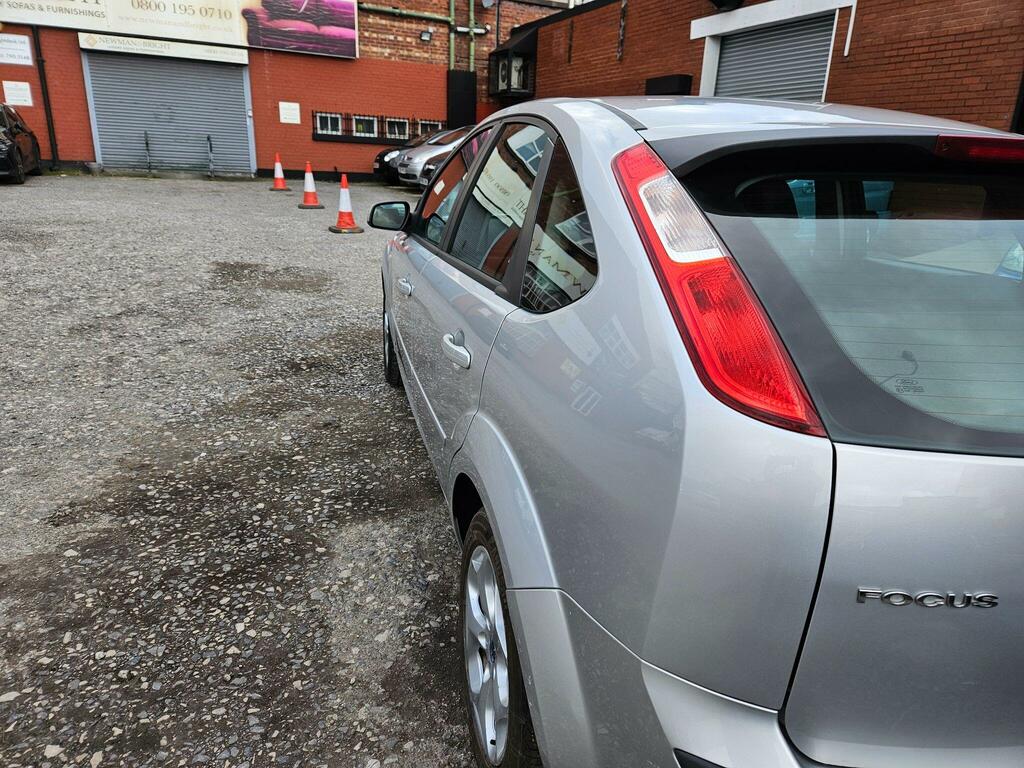 Ford Focus 1.6 Zetec Climate Silver #5