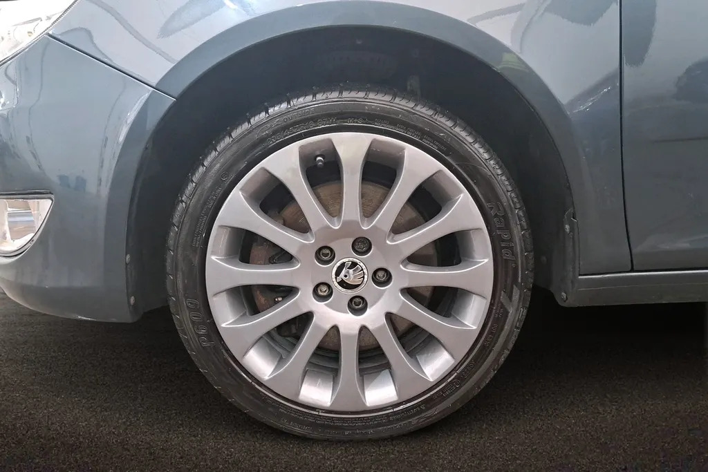 Skoda Fabia Hatchback 1.2 Tsi 105 Elegance YF64NJK Grey #6