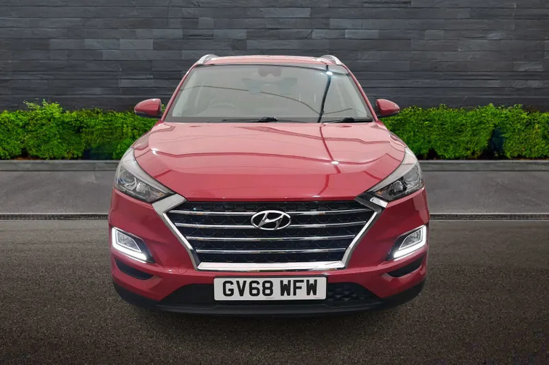 Hyundai Tucson Estate 1.6 Gdi Premium 2Wd GV68WFW Red #2