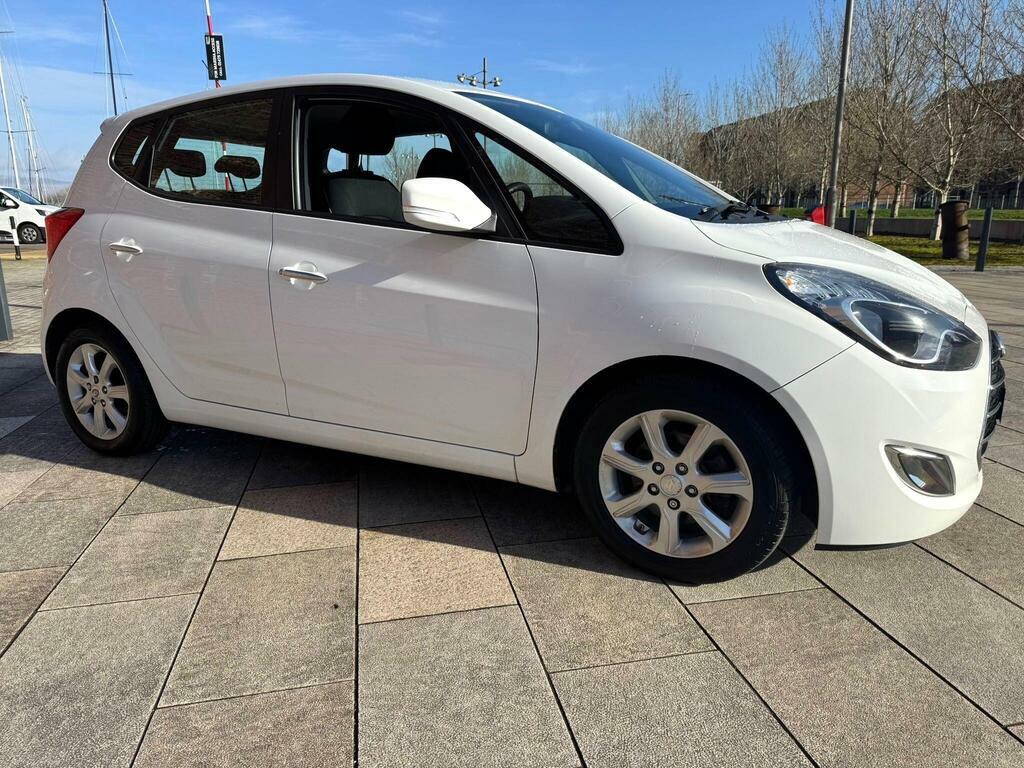 Hyundai Ix20 1.4 Blue Drive Se Euro 6 S S White #5