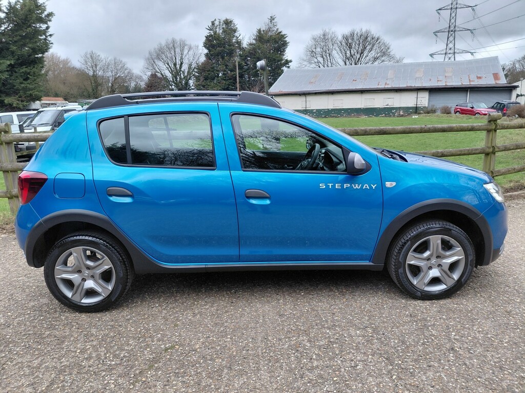 Dacia Sandero Stepway 0.9 Stepway Comfort Tce 90 Super Example 2018 AO68FZF Blue #2