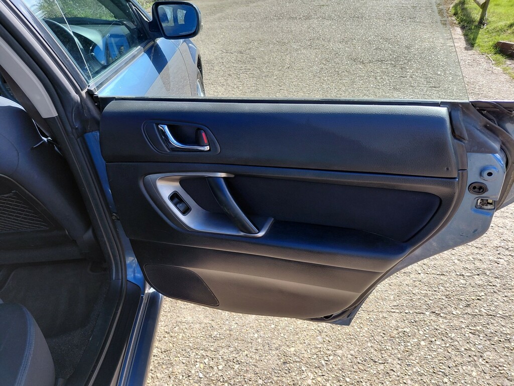 Subaru Legacy  Silver #25