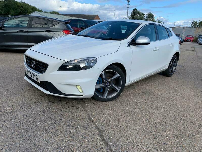 Volvo V40 2.0 D4 R-design Euro FY15YYG White #4