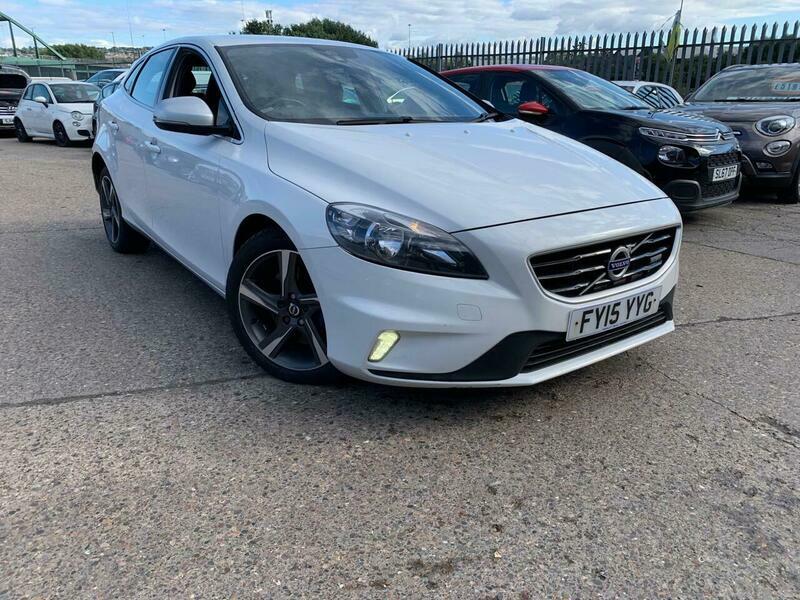 Volvo V40 2.0 D4 R-design Euro White