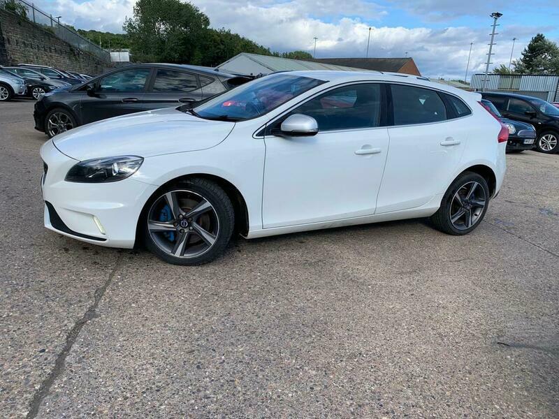 Volvo V40 2.0 D4 R-design Euro FY15YYG White #5