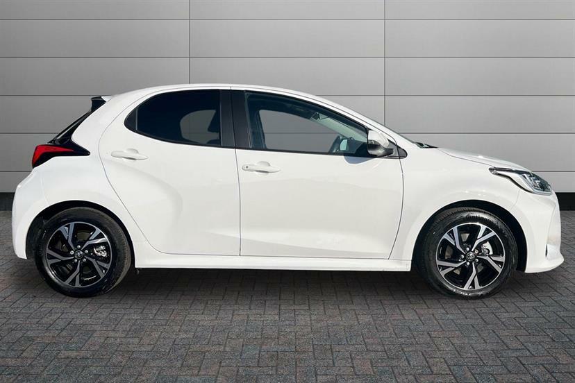 Toyota Yaris 1.5 Hybrid Design Cvt DF25JDK White #4