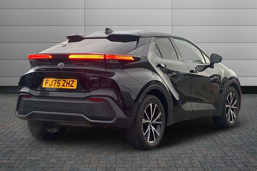 Toyota C-Hr 1.8 Hybrid Design Cvt FJ75ZHZ Black #2