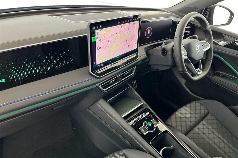 Volkswagen Tiguan 1.5 Etsi 150 R-line Launch Edition Dsg AO75NHH Black #2