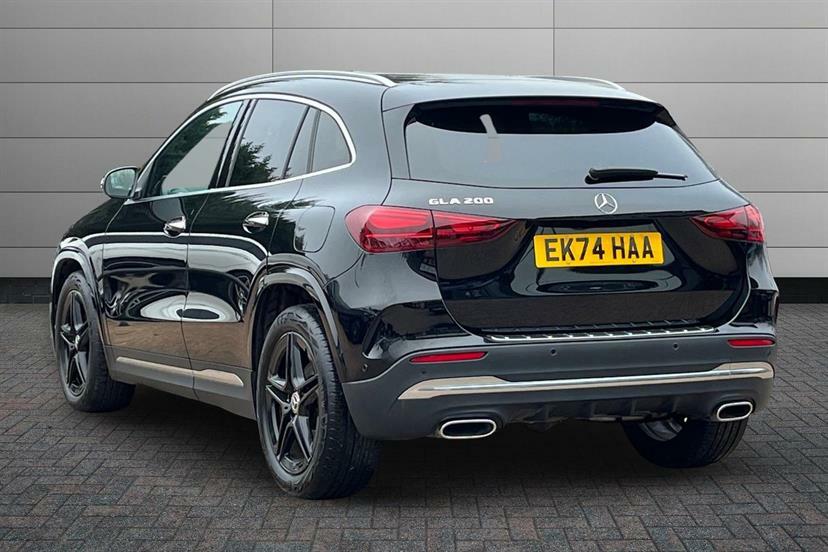 Mercedes-Benz GLA Class 200 Amg Line Executive EK74HAA Black #2