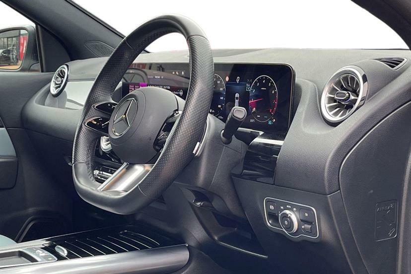 Mercedes-Benz GLA Class 200 Amg Line Executive EK74HAA Black #5