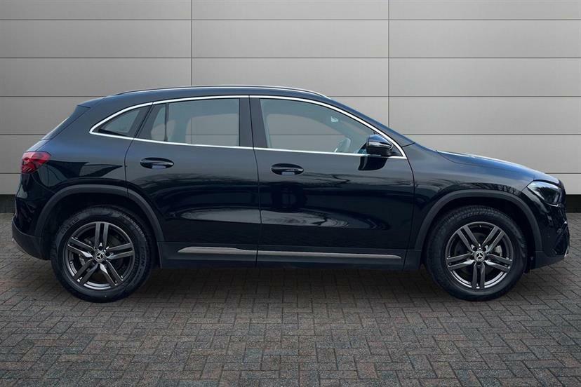 Mercedes-Benz GLA Class 180 Sport Edition KN25PUA Black #3