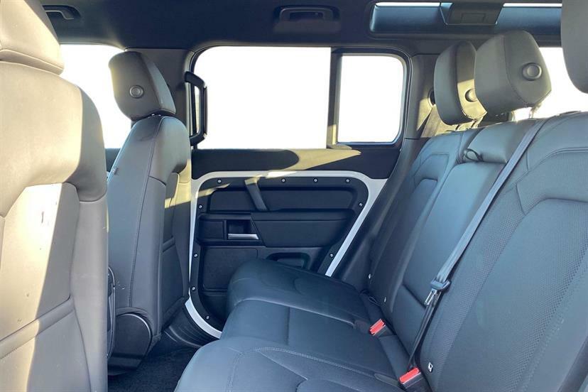 Land Rover Defender 110 3.0 D250 X-dynamic Se 110 7 Seat DE75ENW White #4