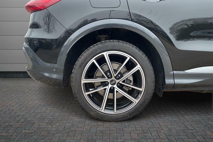 Audi Q5 2.0 Tdi Quattro Launch Edition S Tronic EF25JWE Black #5