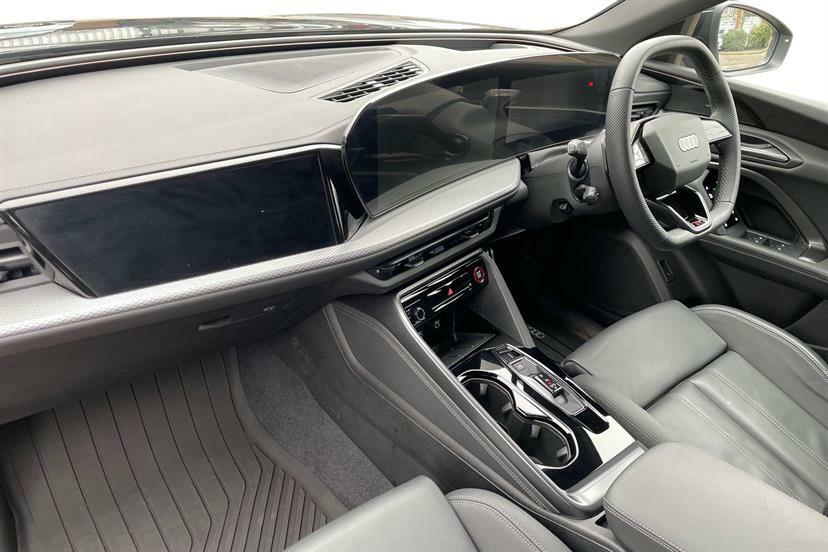 Audi Q5 2.0 Tdi Quattro Launch Edition S Tronic EF25JWE Black #2