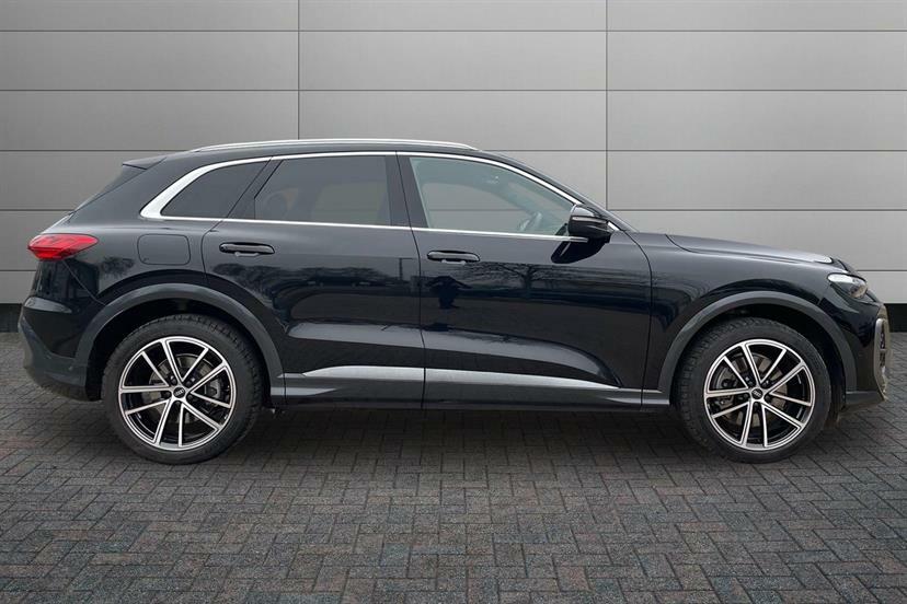 Audi Q5 2.0 Tdi Quattro Launch Edition S Tronic EF25JWE Black #4