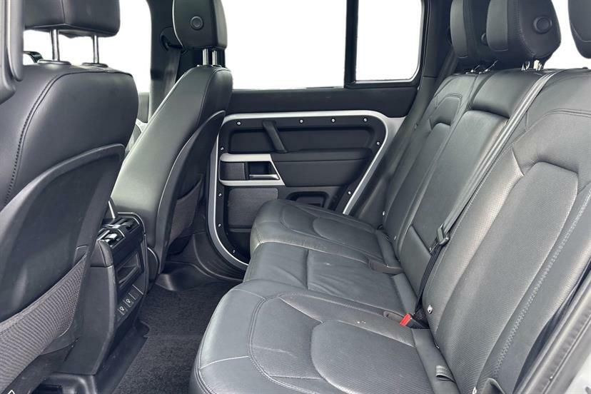 Land Rover Defender 110 3.0 D250 Xs Edition 110 YK24WMJ Silver #4