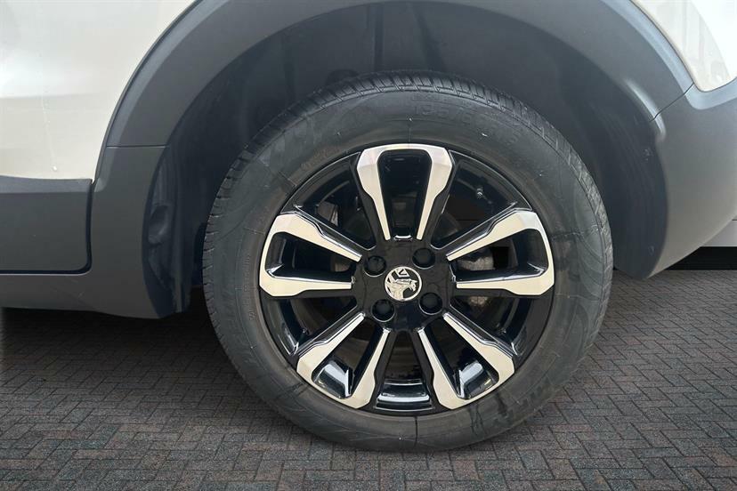 Vauxhall Crossland 1.2 Design FL22KFK White #5