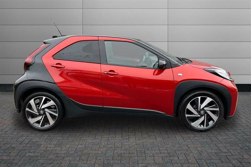 Toyota Aygo X 1.0 Vvt-i Exclusive DE73NVB Black #4