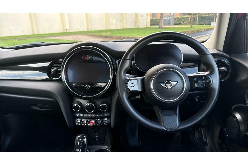 Mini Hatch 1.5 Cooper Classic Comfortnav Pack RO73DME Red #5