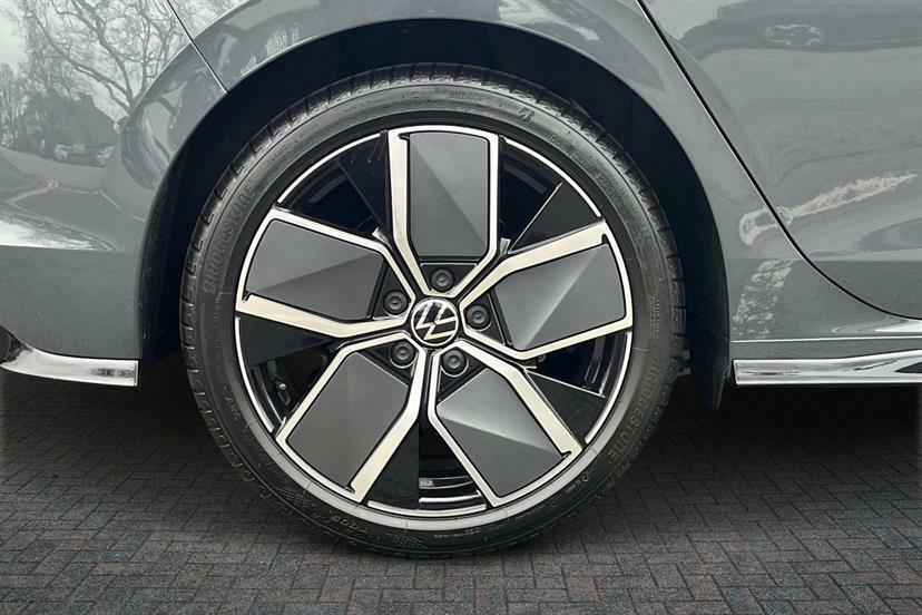 Volkswagen Golf 1.5 Etsi 150 Black Edition Dsg LY75GMV Grey #5