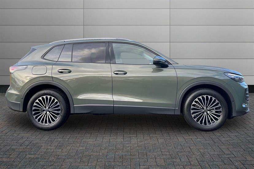 Volkswagen Tiguan 1.5 Etsi 150 Match Dsg LY75BYV Green #4