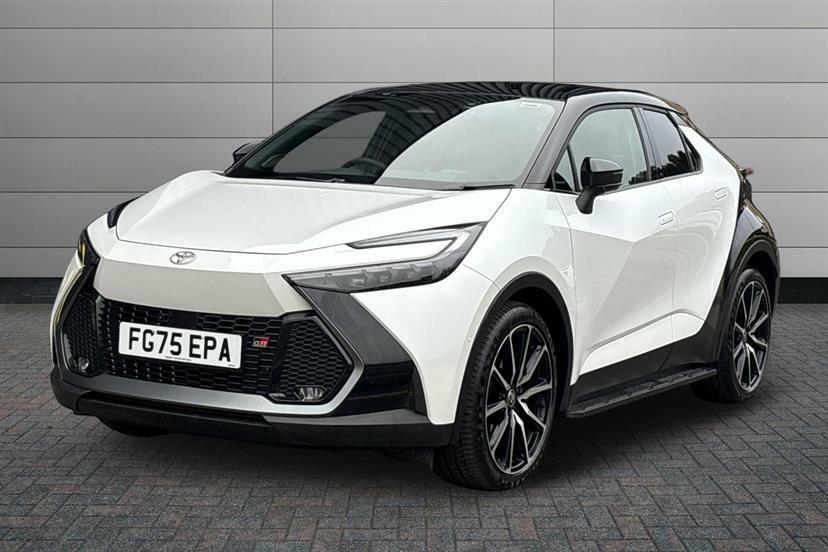 Toyota C-Hr 2.0 Phev Gr Sport Cvt FG75EPA White #3