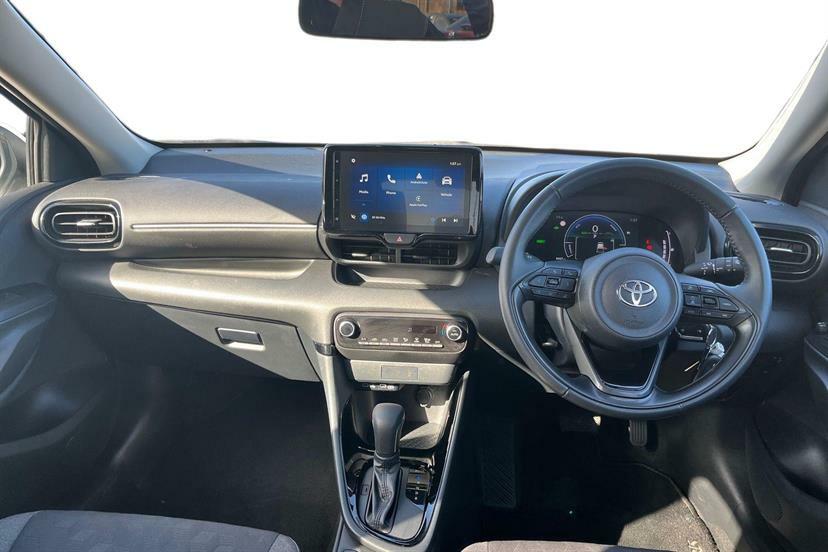 Toyota Yaris 1.5 Hybrid Design Cvt DF25AYU White #6