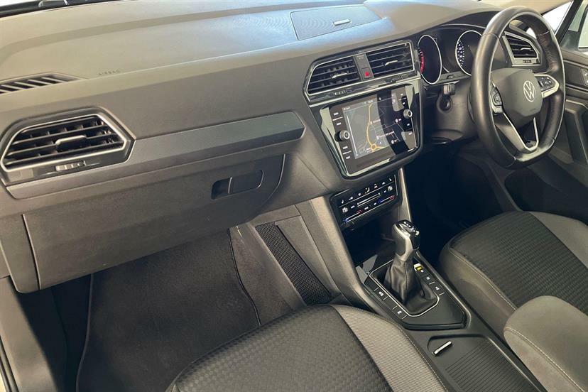 Volkswagen Tiguan 1.5 Tsi 150 Active Dsg AU22UVA Silver #2
