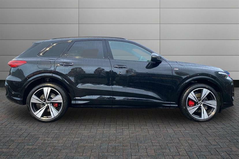 Audi Q5 2.0 Tdi Quattro Edition 1 S Tronic WU75EZC Black #4