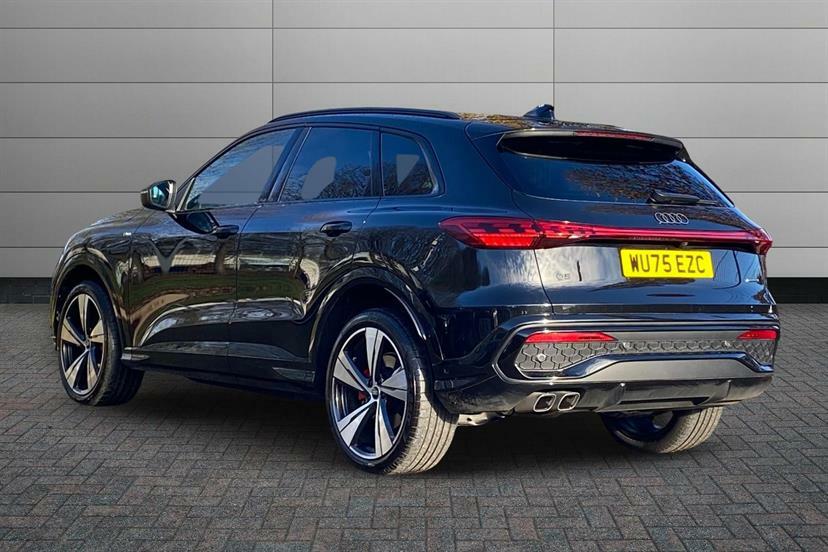 Audi Q5 2.0 Tdi Quattro Edition 1 S Tronic WU75EZC Black #3
