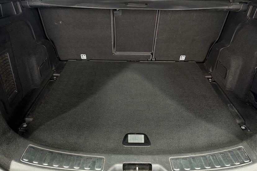 Land Rover Discovery Sport Sport Black #10