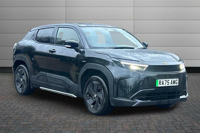 Toyota Urban Cruiser 128Kw Design 61Kwh Black