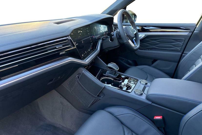 Volkswagen Touareg 3.0 V6 Tsi Ehybrid 4Motion R Tip Black #2