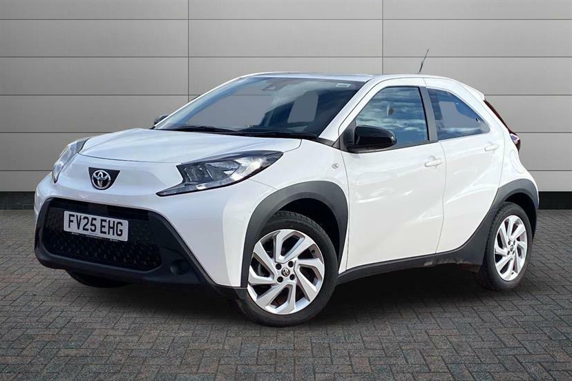 Toyota Aygo X 1.0 Vvt-i Pure FV25EHG White #3