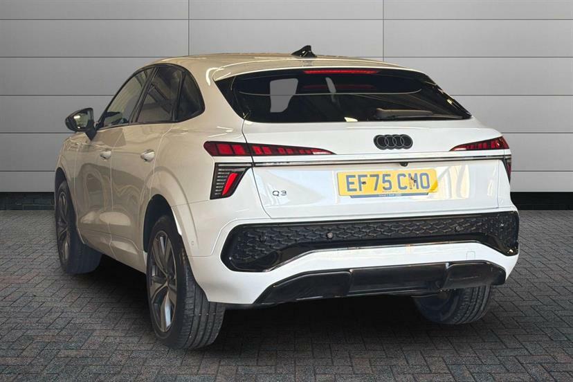 Audi Q3 1.5 Tfsi Launch Edition S Tronic EF75CMO White #3